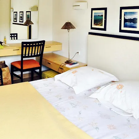 Vecchio Charmant: Cozy With Shared Pool Apartment